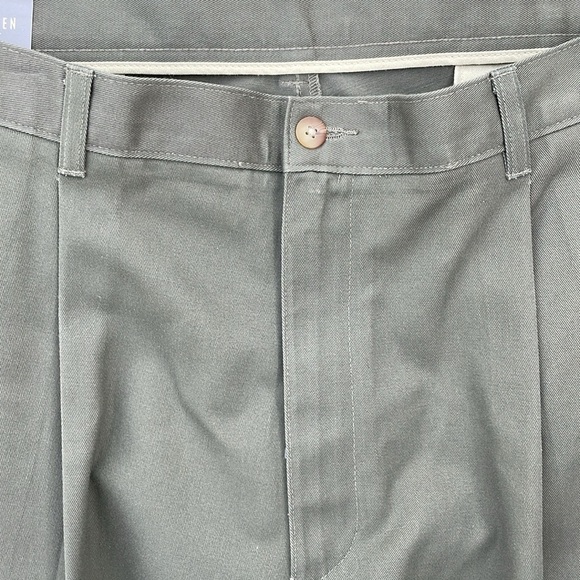 Van Heusen Wrinkle‎ Free Khakis Pleated Front Pant 40x27 - Picture 4 of 11